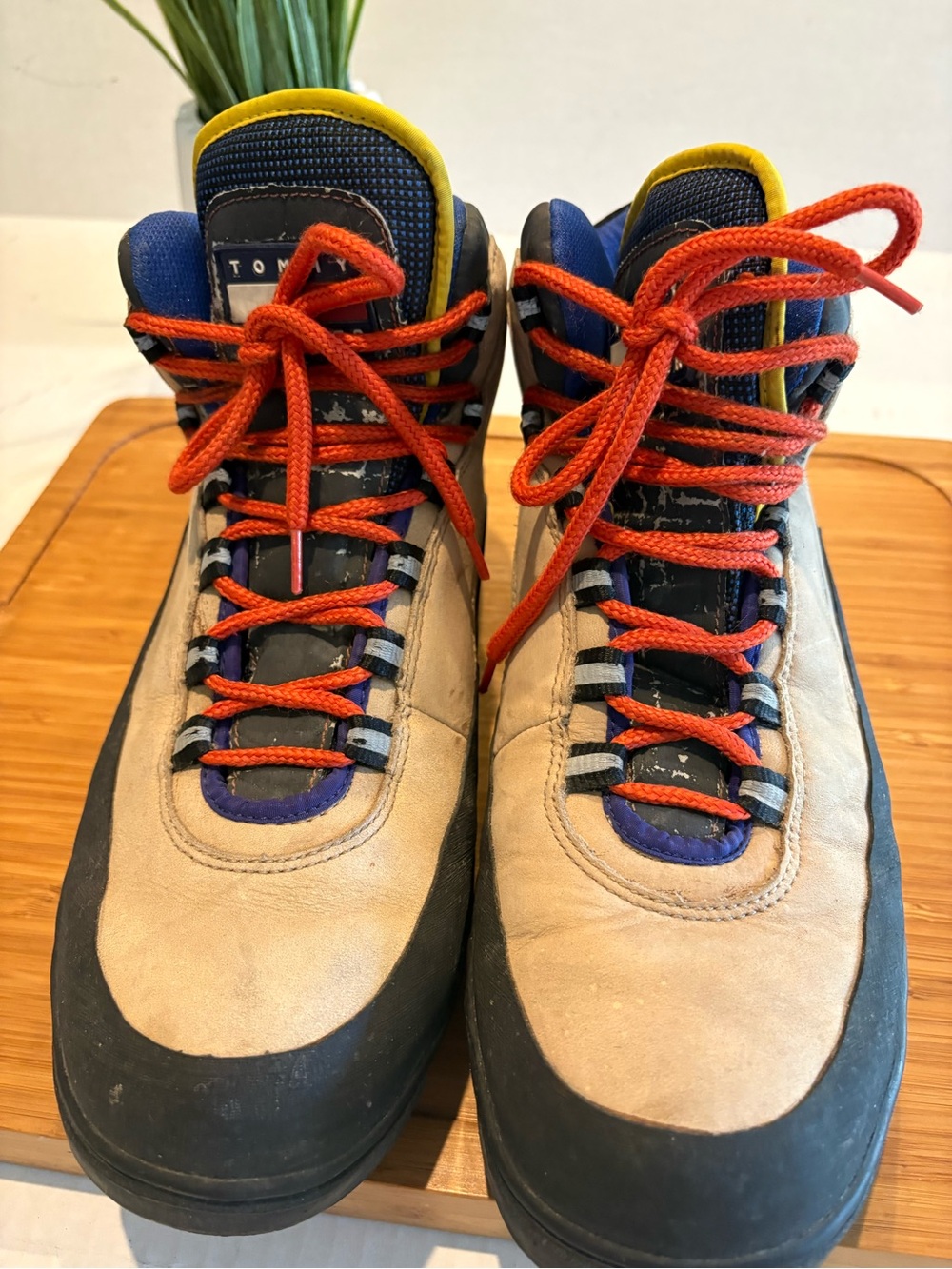 Tommy Hilfiger Size 11.5 Men’s  Casual Hiking Shoes Beige with Blue Logo